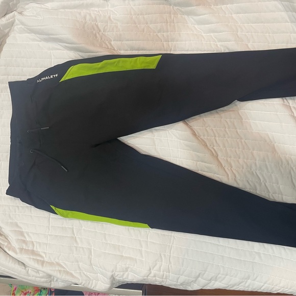 Alphalete premium V2 joggers - Picture 2 of 3